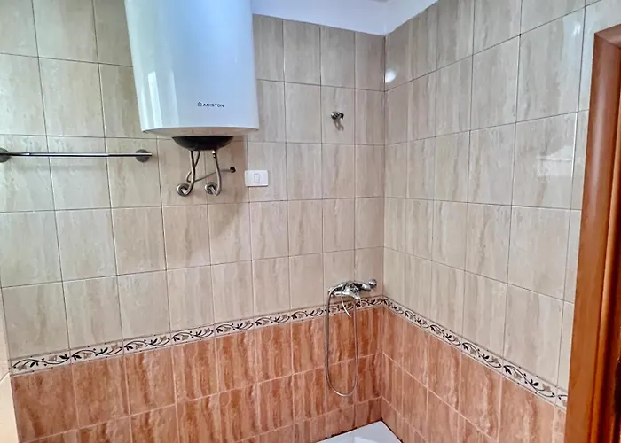 New Skanderbeg Square * ティラナ